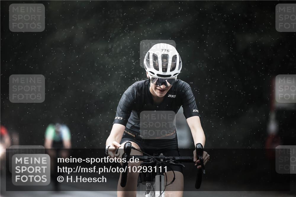 13.09.2026 - Stadtparktriathlon H.Heesch http://msf.ph/oto/10293111 13.09.2026 11:38:50 Radfahren 740, 776, 826, 835, 893, 905 meine-sportfotos.de