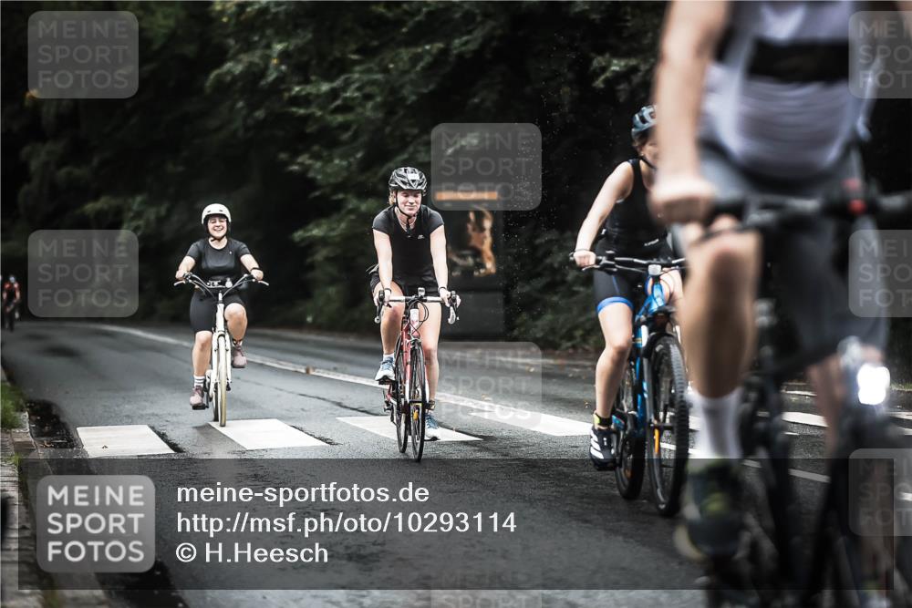 13.09.2026 - Stadtparktriathlon H.Heesch http://msf.ph/oto/10293114 13.09.2026 12:46:11 Radfahren 1052, 1065, 1082, 1158, 1269 meine-sportfotos.de