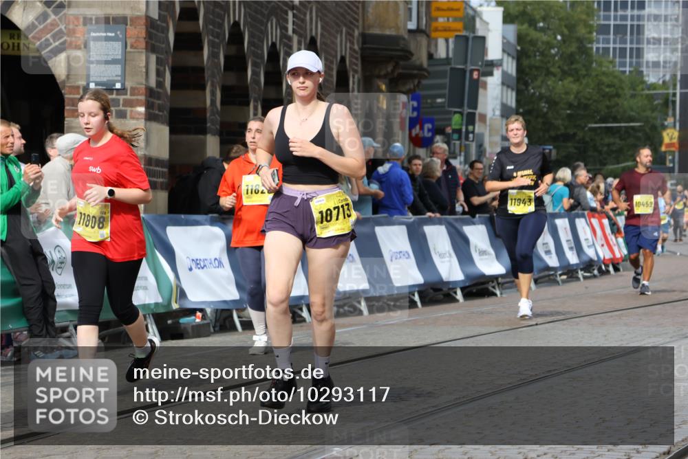 13.09.2026 - 21. swb-Marathon Bremen Strokosch-Dieckow http://msf.ph/oto/10293117 13.09.2026 11:18:11 Ziel 10137, 11367, 11932, 12023, 12226, 12292, 12321, 12373, 10191, 10192, 10459, 10513, 10535, 10651, 10895, 12177, 12178 meine-sportfotos.de
