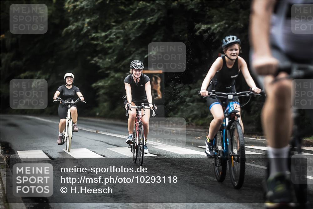 13.09.2026 - Stadtparktriathlon H.Heesch http://msf.ph/oto/10293118 13.09.2026 12:46:11 Radfahren 1052, 1065, 1082, 1158, 1269 meine-sportfotos.de