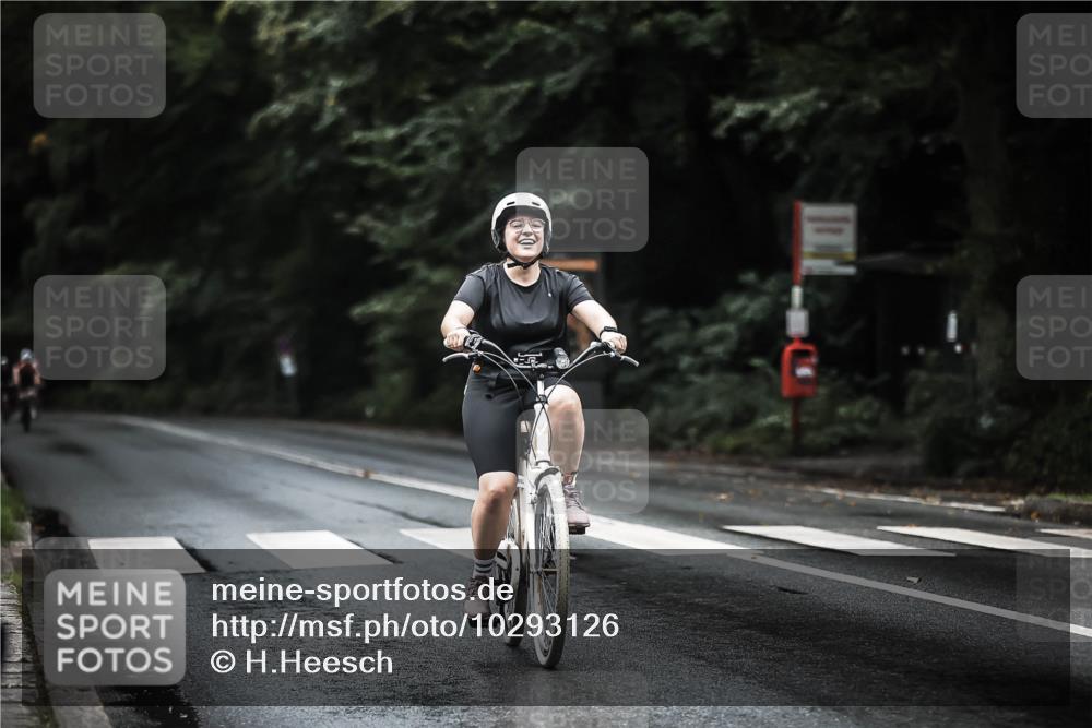 13.09.2026 - Stadtparktriathlon H.Heesch http://msf.ph/oto/10293126 13.09.2026 12:46:13 Radfahren 1052, 1065, 1082, 1158, 1269 meine-sportfotos.de