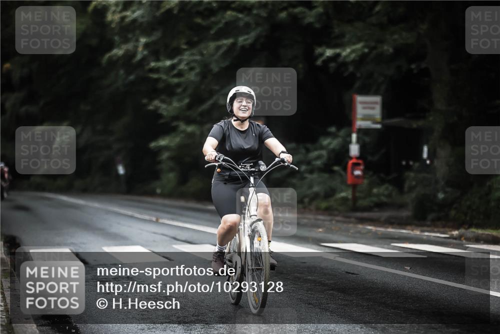 13.09.2026 - Stadtparktriathlon H.Heesch http://msf.ph/oto/10293128 13.09.2026 12:46:13 Radfahren 1052, 1065, 1082, 1158, 1269 meine-sportfotos.de