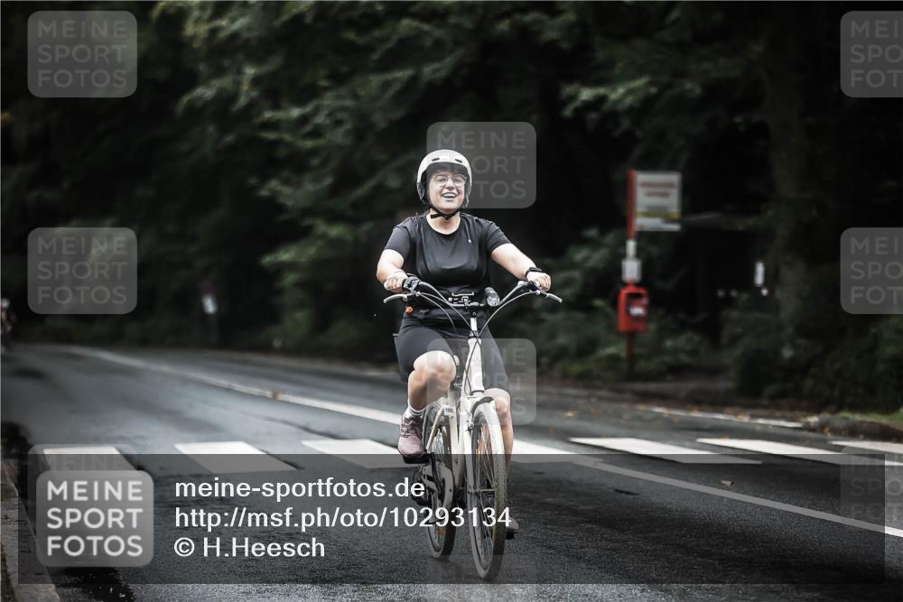 13.09.2026 - Stadtparktriathlon H.Heesch http://msf.ph/oto/10293134 13.09.2026 12:46:13 Radfahren 1052, 1065, 1082, 1158, 1269 meine-sportfotos.de