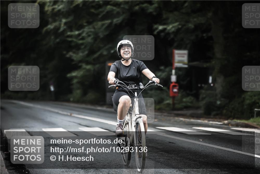 13.09.2026 - Stadtparktriathlon H.Heesch http://msf.ph/oto/10293136 13.09.2026 12:46:14 Radfahren 1052, 1082, 1158, 1269 meine-sportfotos.de