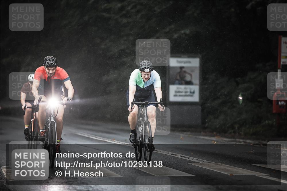 13.09.2026 - Stadtparktriathlon H.Heesch http://msf.ph/oto/10293138 13.09.2026 11:38:51 Radfahren 740, 776, 826, 835, 893, 905 meine-sportfotos.de