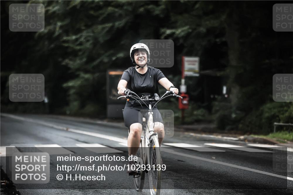 13.09.2026 - Stadtparktriathlon H.Heesch http://msf.ph/oto/10293139 13.09.2026 12:46:14 Radfahren 1052, 1082, 1158, 1269 meine-sportfotos.de