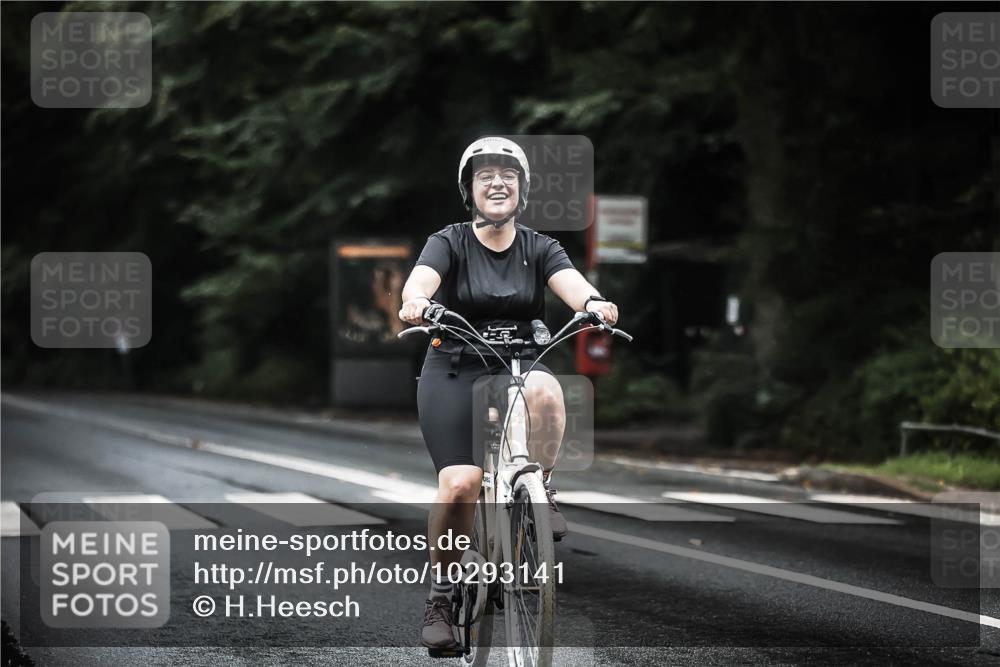 13.09.2026 - Stadtparktriathlon H.Heesch http://msf.ph/oto/10293141 13.09.2026 12:46:14 Radfahren 1052, 1082, 1158, 1269 meine-sportfotos.de