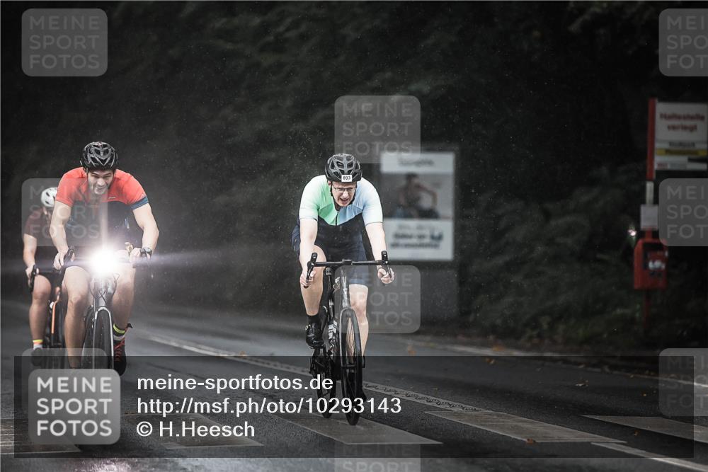 13.09.2026 - Stadtparktriathlon H.Heesch http://msf.ph/oto/10293143 13.09.2026 11:38:51 Radfahren 740, 776, 826, 835, 893, 905 meine-sportfotos.de