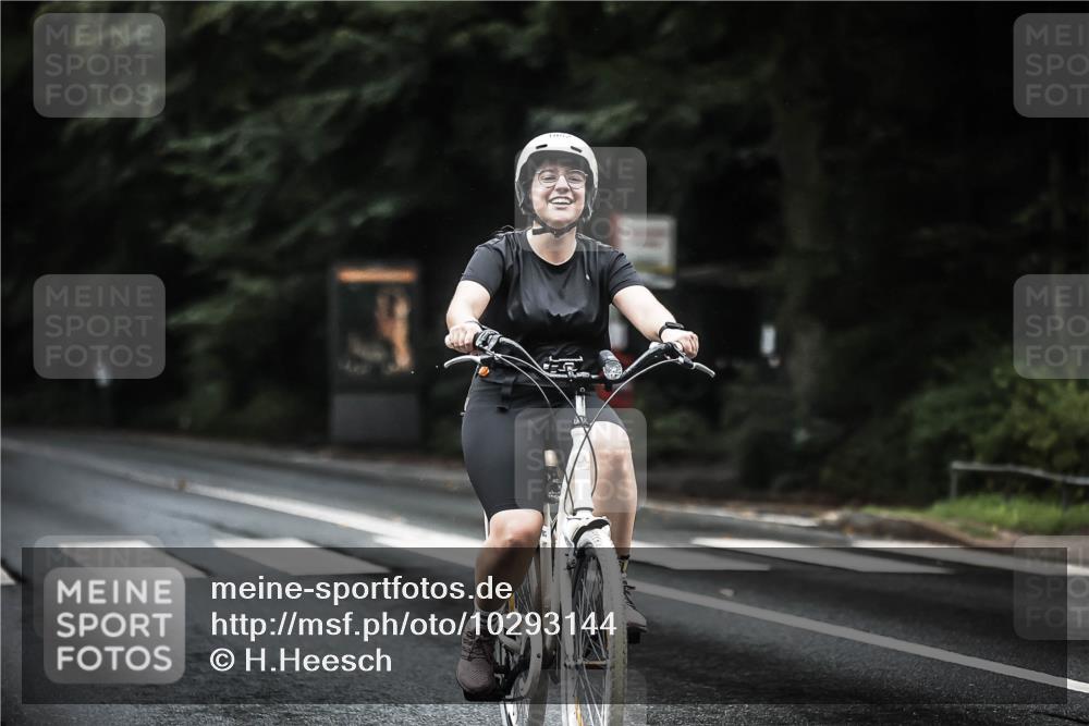 13.09.2026 - Stadtparktriathlon H.Heesch http://msf.ph/oto/10293144 13.09.2026 12:46:14 Radfahren 1052, 1082, 1158, 1269 meine-sportfotos.de