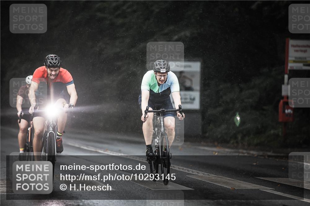 13.09.2026 - Stadtparktriathlon H.Heesch http://msf.ph/oto/10293145 13.09.2026 11:38:52 Radfahren 740, 776, 826, 835, 893, 905 meine-sportfotos.de