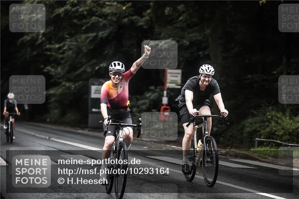 13.09.2026 - Stadtparktriathlon H.Heesch http://msf.ph/oto/10293164 13.09.2026 12:46:22 Radfahren 1098, 1101, 1115, 1204 meine-sportfotos.de