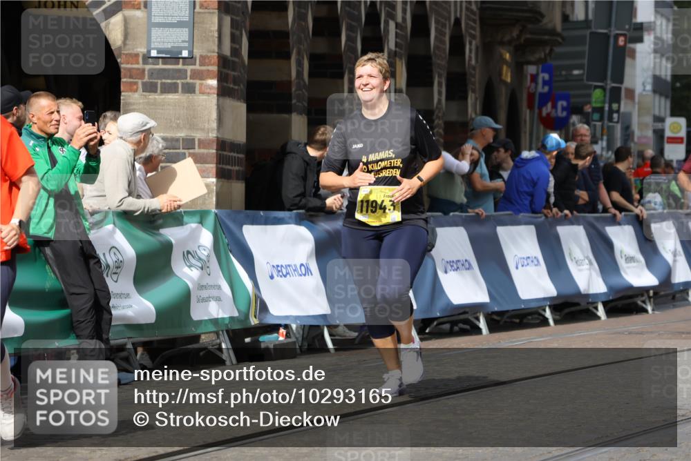 13.09.2026 - 21. swb-Marathon Bremen Strokosch-Dieckow http://msf.ph/oto/10293165 13.09.2026 11:18:14 Ziel 10137, 10713, 11367, 11482, 11932, 12023, 12226, 12321, 12373, 10176, 10535, 10651, 10895 meine-sportfotos.de