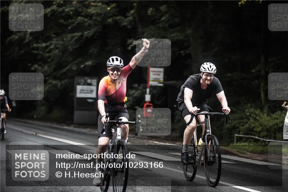 13.09.2026 - Stadtparktriathlon H.Heesch http://msf.ph/oto/10293166 13.09.2026 12:46:23 Radfahren 1098, 1101, 1115, 1140, 1193, 1204 meine-sportfotos.de