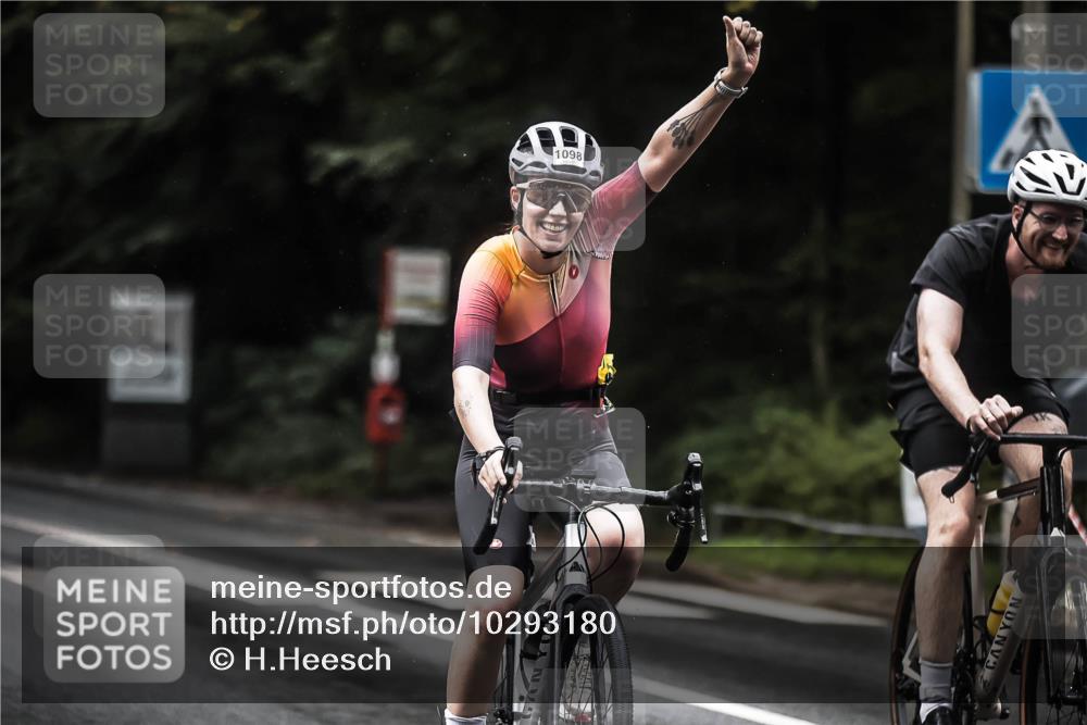 13.09.2026 - Stadtparktriathlon H.Heesch http://msf.ph/oto/10293180 13.09.2026 12:46:23 Radfahren 1098, 1101, 1115, 1140, 1193, 1204 meine-sportfotos.de