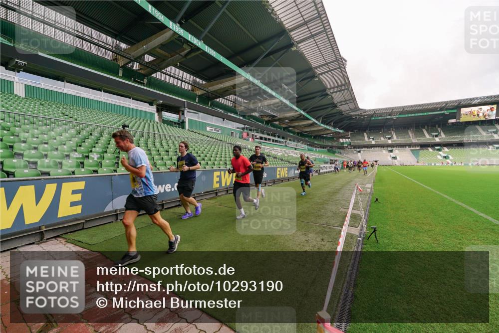 13.09.2026 - 21. swb-Marathon Bremen Michael Burmester http://msf.ph/oto/10293190 13.09.2026 10:31:11 Laufen im Stadion 10141, 10146, 10174, 10193, 10222, 10227, 10233, 10255, 10281, 10284, 10304, 10339, 10359, 10392, 10448, 10452, 10467, 10471, 10478, 10479, 10503, 10515, 10529, 10543, 10555, 10577, 10579, 10585, 10588, 10589, 10608, 10610, 10626, 10631, 10641, 10652, 10684, 10685, 10704, 10708, 10714, 10725, 10734, 10757, 10761, 10764, 10765, 10780, 10808, 10821, 10822, 10827, 10837, 10838, 10862, 10863, 10884, 10886, 10887, 10906, 10984, 11002, 11038, 11350, 11379 meine-sportfotos.de