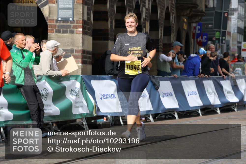 13.09.2026 - 21. swb-Marathon Bremen Strokosch-Dieckow http://msf.ph/oto/10293196 13.09.2026 11:18:14 Ziel 10137, 10713, 11367, 11482, 11932, 12023, 12226, 12321, 12373, 10176, 10535, 10651, 10895 meine-sportfotos.de