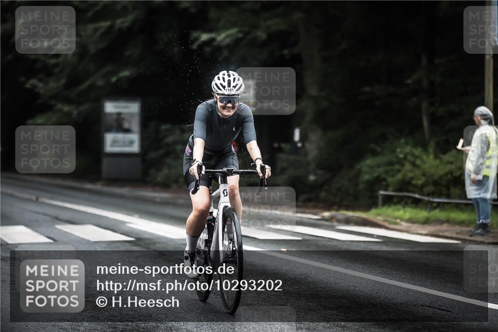 13.09.2026 - Stadtparktriathlon H.Heesch http://msf.ph/oto/10293202 13.09.2026 12:46:25 Radfahren 1098, 1101, 1115, 1140, 1193, 1204 meine-sportfotos.de