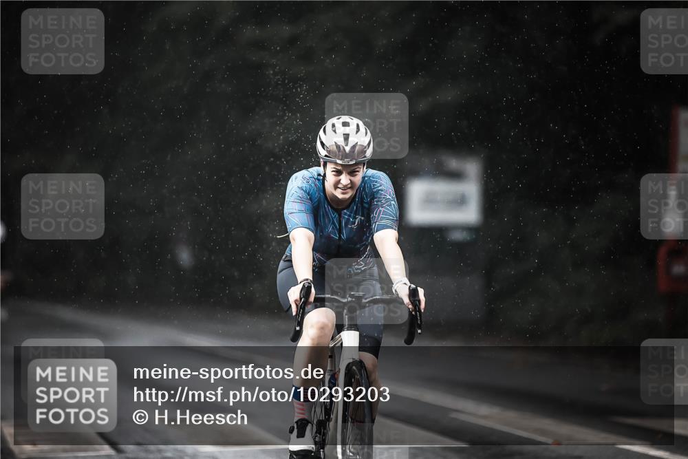 13.09.2026 - Stadtparktriathlon H.Heesch http://msf.ph/oto/10293203 13.09.2026 11:38:56 Radfahren 740, 781, 826, 835, 893, 905 meine-sportfotos.de