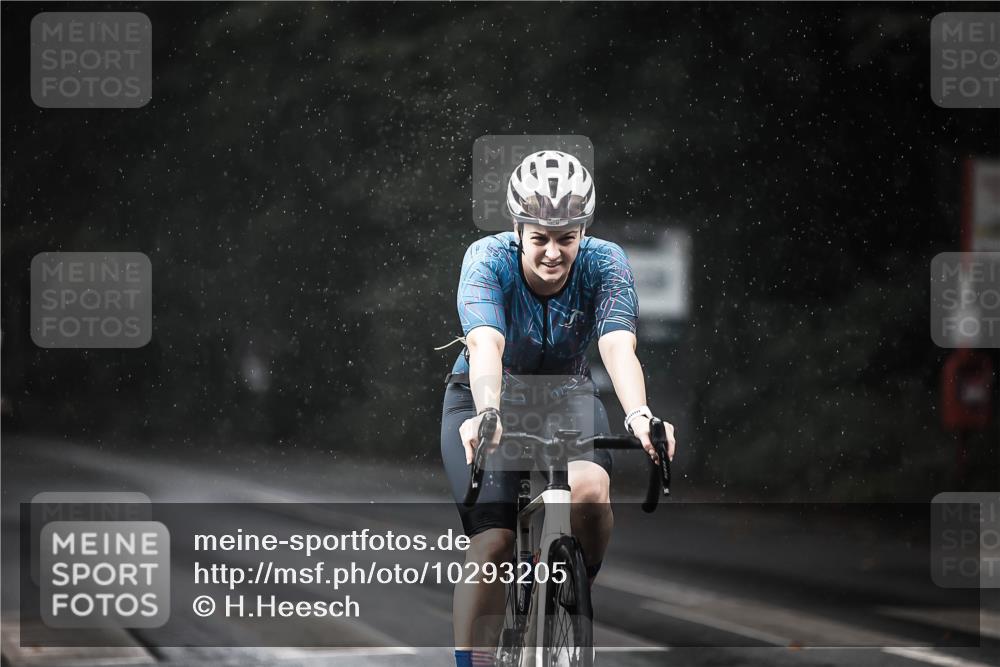 13.09.2026 - Stadtparktriathlon H.Heesch http://msf.ph/oto/10293205 13.09.2026 11:38:56 Radfahren 740, 781, 826, 835, 893, 905 meine-sportfotos.de