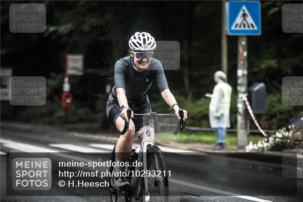 13.09.2026 - Stadtparktriathlon H.Heesch http://msf.ph/oto/10293211 13.09.2026 12:46:26 Radfahren 1076, 1098, 1101, 1115, 1140, 1193, 1204 meine-sportfotos.de