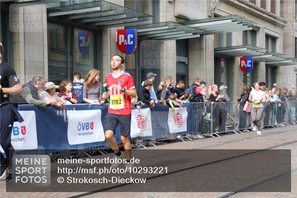 13.09.2026 - 21. swb-Marathon Bremen Strokosch-Dieckow http://msf.ph/oto/10293221 13.09.2026 10:45:44 Ziel 10436, 10447, 10992, 11925, 11956, 12033, 12069, 12556, 12557, 13529, 13609, 13612, 13640, 10318, 10352, 10464, 10536, 10541, 10583, 10987, 11015, 11063, 11088, 11209, 11232, 11279, 11478, 11559, 11749, 11762, 11835, 11845, 12087, 12290, 12355, 12534, 13532, 13595, 13628 meine-sportfotos.de