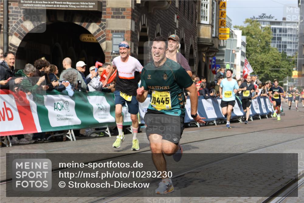 13.09.2026 - 21. swb-Marathon Bremen Strokosch-Dieckow http://msf.ph/oto/10293230 13.09.2026 10:47:03 Ziel 10445, 10590, 11155, 12035, 12364, 12375, 13511, 10319, 10744, 11187, 11462, 11650, 11651, 11814, 12048, 12298, 12415, 12470, 13528, 13589, 13613 meine-sportfotos.de