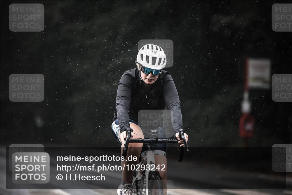 13.09.2026 - Stadtparktriathlon H.Heesch http://msf.ph/oto/10293242 13.09.2026 11:39:01 Radfahren 740, 781 meine-sportfotos.de