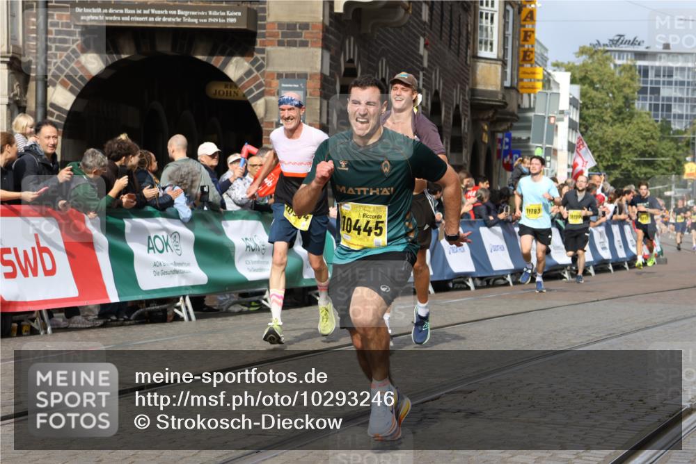 13.09.2026 - 21. swb-Marathon Bremen Strokosch-Dieckow http://msf.ph/oto/10293246 13.09.2026 10:47:03 Ziel 10445, 10590, 11155, 12035, 12364, 12375, 13511, 10319, 10744, 11187, 11462, 11650, 11651, 11814, 12048, 12298, 12415, 12470, 13528, 13589, 13613 meine-sportfotos.de
