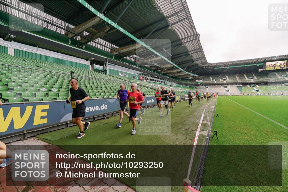 13.09.2026 - 21. swb-Marathon Bremen Michael Burmester http://msf.ph/oto/10293250 13.09.2026 10:31:24 Laufen im Stadion 10141, 10146, 10174, 10193, 10222, 10227, 10233, 10246, 10255, 10281, 10284, 10304, 10339, 10359, 10392, 10443, 10448, 10452, 10471, 10478, 10479, 10503, 10515, 10529, 10540, 10543, 10555, 10577, 10579, 10588, 10589, 10608, 10610, 10626, 10631, 10641, 10646, 10652, 10684, 10685, 10703, 10704, 10708, 10714, 10725, 10757, 10765, 10780, 10808, 10821, 10822, 10837, 10838, 10862, 10863, 10884, 10886, 10887, 10906, 10984, 11002, 11038, 11350, 11379 meine-sportfotos.de