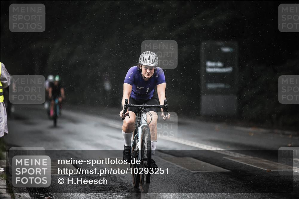 13.09.2026 - Stadtparktriathlon H.Heesch http://msf.ph/oto/10293251 13.09.2026 11:39:15 Radfahren 741, 800, 870 meine-sportfotos.de
