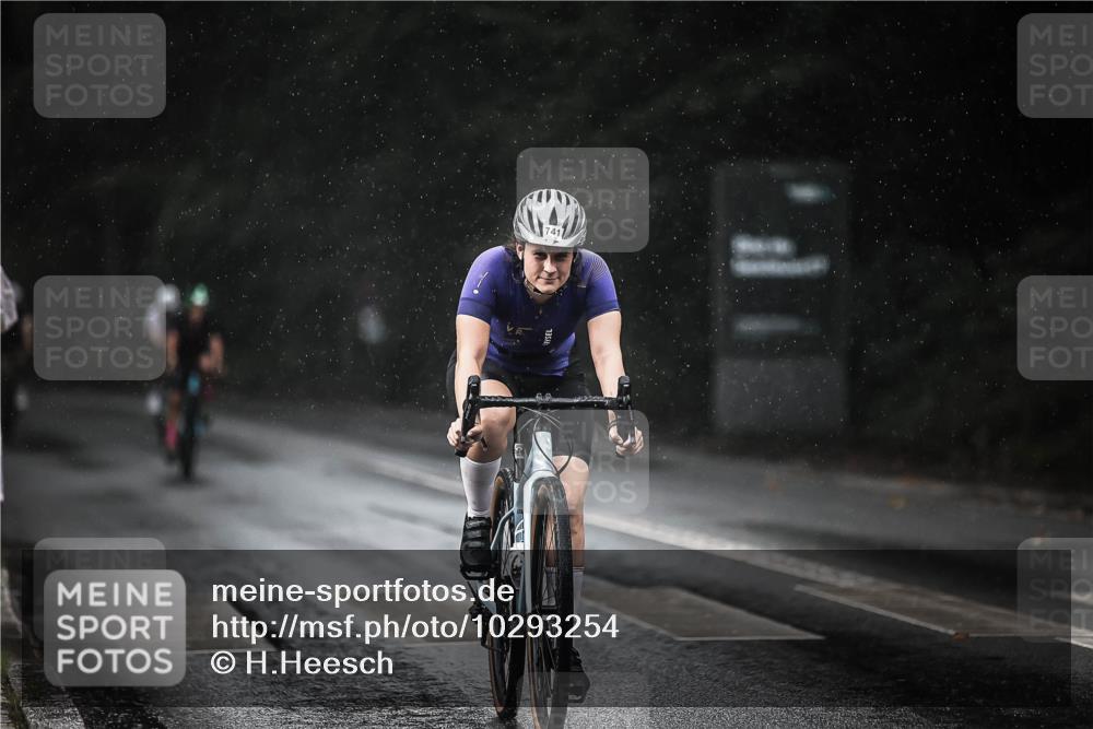 13.09.2026 - Stadtparktriathlon H.Heesch http://msf.ph/oto/10293254 13.09.2026 11:39:15 Radfahren 741, 800, 870 meine-sportfotos.de