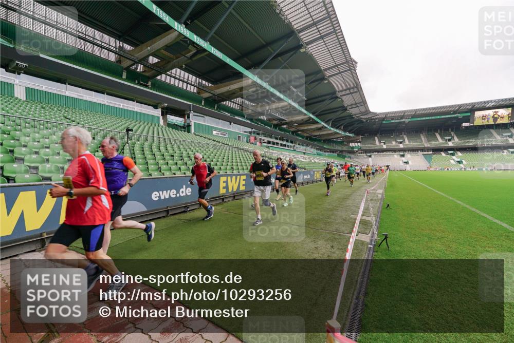 13.09.2026 - 21. swb-Marathon Bremen Michael Burmester http://msf.ph/oto/10293256 13.09.2026 10:31:24 Laufen im Stadion 10141, 10146, 10174, 10193, 10222, 10227, 10233, 10246, 10255, 10281, 10284, 10304, 10339, 10359, 10392, 10443, 10448, 10452, 10471, 10478, 10479, 10503, 10515, 10529, 10540, 10543, 10555, 10577, 10579, 10588, 10589, 10608, 10610, 10626, 10631, 10641, 10646, 10652, 10684, 10685, 10703, 10704, 10708, 10714, 10725, 10757, 10765, 10780, 10808, 10821, 10822, 10837, 10838, 10862, 10863, 10884, 10886, 10887, 10906, 10984, 11002, 11038, 11350, 11379 meine-sportfotos.de