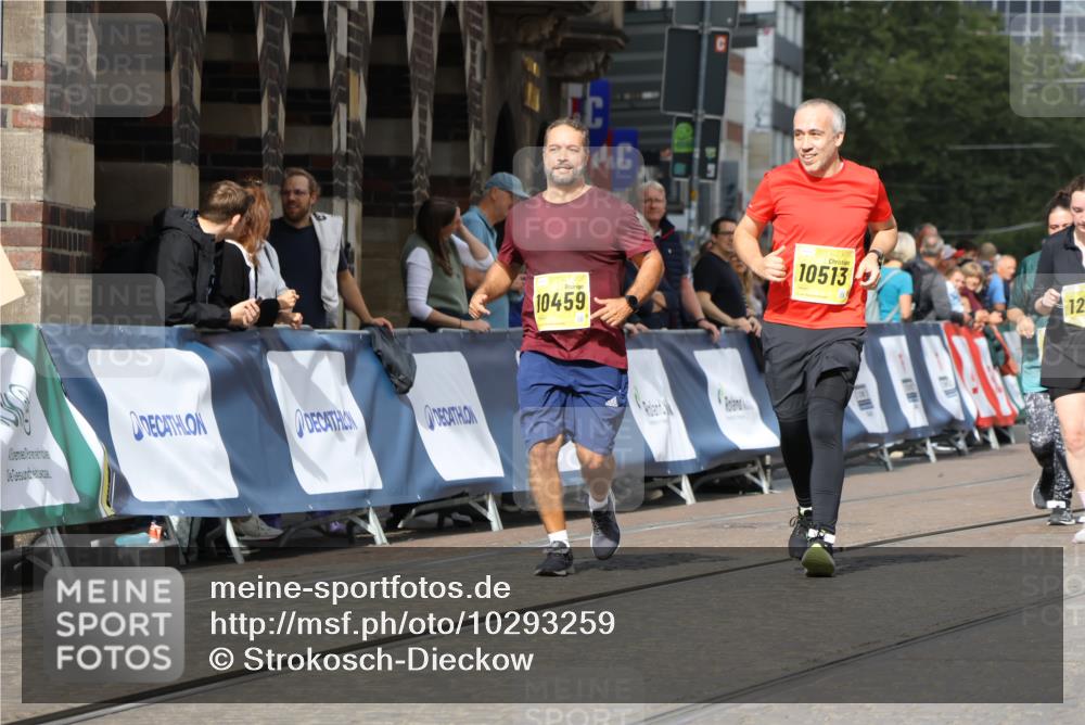 13.09.2026 - 21. swb-Marathon Bremen Strokosch-Dieckow http://msf.ph/oto/10293259 13.09.2026 11:18:17 Ziel 10137, 10713, 11367, 11482, 11808, 11932, 11943, 12023, 12226, 12321, 12373, 10176, 10535, 10651, 10895, 10899 meine-sportfotos.de