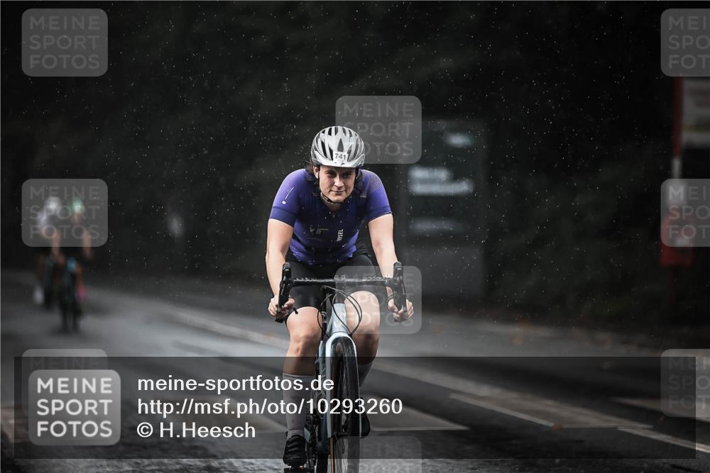 13.09.2026 - Stadtparktriathlon H.Heesch http://msf.ph/oto/10293260 13.09.2026 11:39:15 Radfahren 741, 800, 870 meine-sportfotos.de
