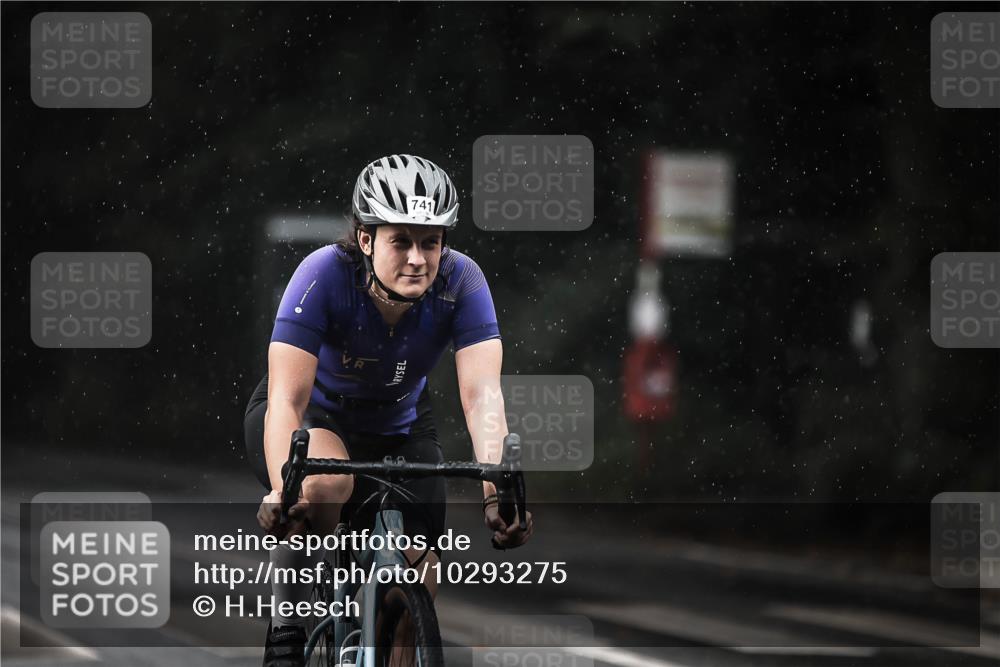 13.09.2026 - Stadtparktriathlon H.Heesch http://msf.ph/oto/10293275 13.09.2026 11:39:16 Radfahren 741, 800, 865, 870 meine-sportfotos.de