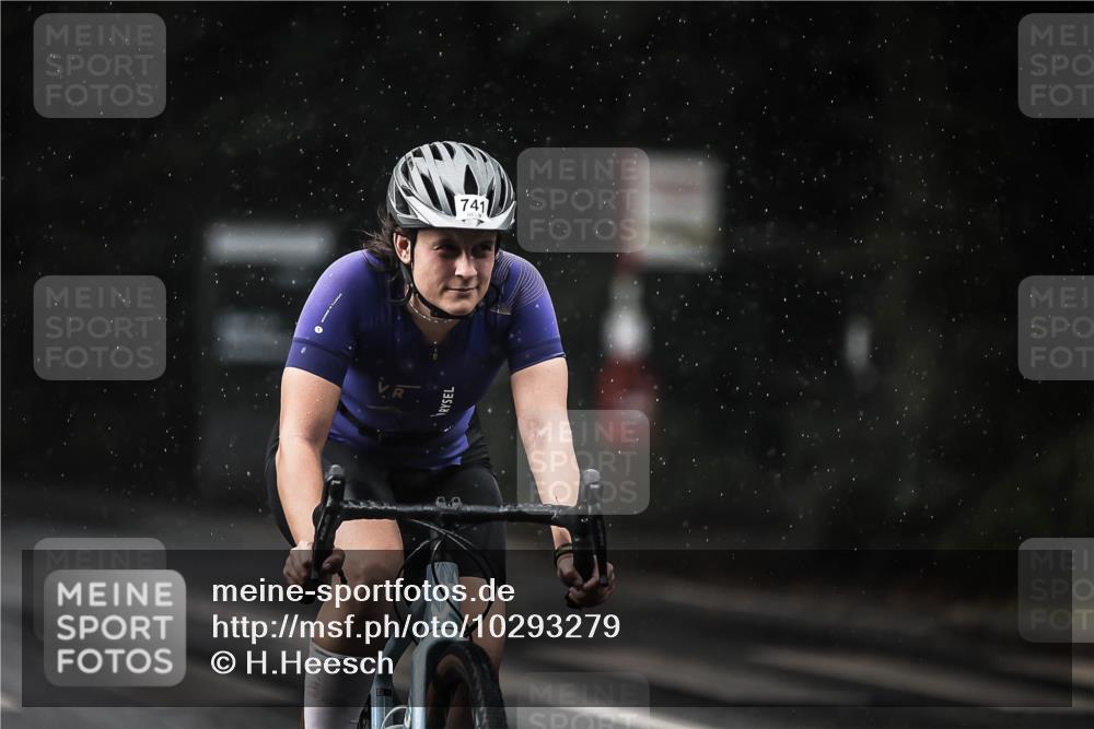 13.09.2026 - Stadtparktriathlon H.Heesch http://msf.ph/oto/10293279 13.09.2026 11:39:16 Radfahren 741, 800, 865, 870 meine-sportfotos.de