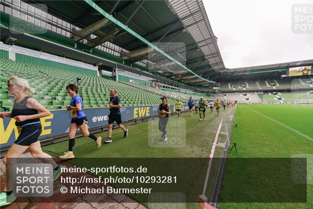 13.09.2026 - 21. swb-Marathon Bremen Michael Burmester http://msf.ph/oto/10293281 13.09.2026 10:31:27 Laufen im Stadion 10141, 10146, 10174, 10193, 10222, 10227, 10233, 10246, 10255, 10281, 10284, 10304, 10339, 10359, 10392, 10443, 10448, 10471, 10478, 10479, 10503, 10515, 10517, 10518, 10529, 10540, 10543, 10555, 10577, 10579, 10588, 10589, 10608, 10610, 10626, 10631, 10641, 10646, 10652, 10684, 10685, 10703, 10704, 10708, 10714, 10725, 10757, 10765, 10780, 10808, 10821, 10822, 10837, 10838, 10862, 10863, 10884, 10886, 10887, 10906, 10984, 11002, 11038, 11350, 11379 meine-sportfotos.de