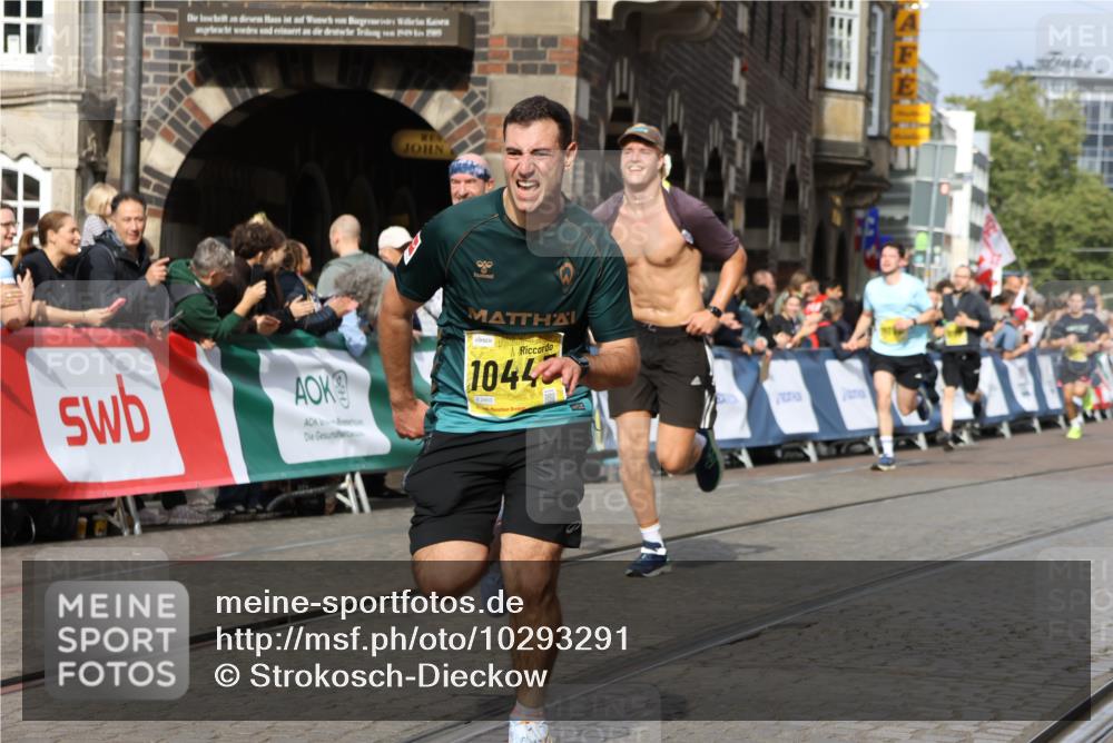13.09.2026 - 21. swb-Marathon Bremen Strokosch-Dieckow http://msf.ph/oto/10293291 13.09.2026 10:47:03 Ziel 10445, 10590, 11155, 12035, 12364, 12375, 13511, 10319, 10744, 11187, 11462, 11650, 11651, 11814, 12048, 12298, 12415, 12470, 13528, 13589, 13613 meine-sportfotos.de