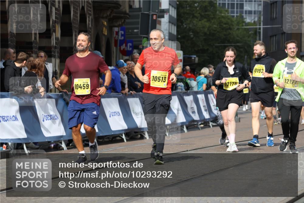 13.09.2026 - 21. swb-Marathon Bremen Strokosch-Dieckow http://msf.ph/oto/10293292 13.09.2026 11:18:17 Ziel 10137, 10713, 11367, 11482, 11808, 11932, 11943, 12023, 12226, 12321, 12373, 10176, 10535, 10651, 10895, 10899 meine-sportfotos.de