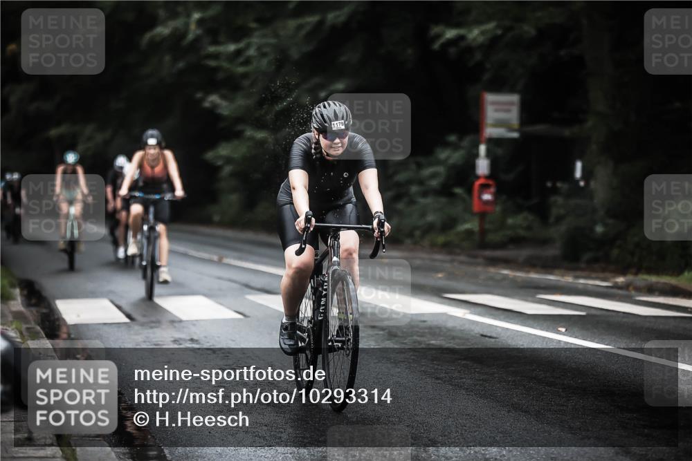13.09.2026 - Stadtparktriathlon H.Heesch http://msf.ph/oto/10293314 13.09.2026 12:46:35 Radfahren 1076, 1108, 1111, 1140, 1149, 1152, 1179, 1193, 1299 meine-sportfotos.de