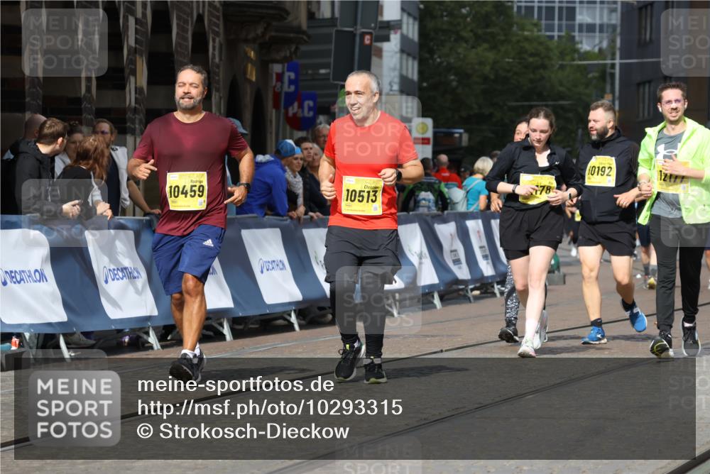 13.09.2026 - 21. swb-Marathon Bremen Strokosch-Dieckow http://msf.ph/oto/10293315 13.09.2026 11:18:18 Ziel 10137, 10713, 11367, 11482, 11808, 11829, 11943, 12023, 12321, 12373, 10176, 10194, 10535, 10600, 10651, 10895, 10899 meine-sportfotos.de