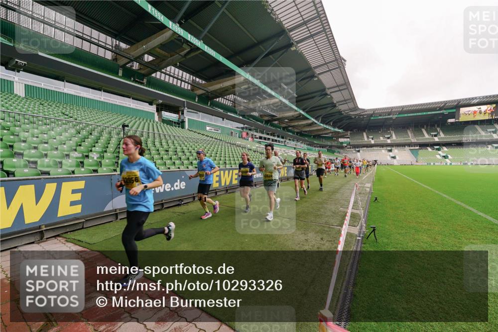 13.09.2026 - 21. swb-Marathon Bremen Michael Burmester http://msf.ph/oto/10293326 13.09.2026 10:31:35 Laufen im Stadion 10141, 10146, 10174, 10222, 10227, 10246, 10255, 10256, 10281, 10284, 10304, 10339, 10359, 10410, 10443, 10448, 10471, 10478, 10479, 10503, 10515, 10517, 10518, 10529, 10540, 10543, 10555, 10577, 10579, 10588, 10589, 10608, 10610, 10626, 10631, 10641, 10646, 10684, 10685, 10690, 10703, 10704, 10707, 10708, 10714, 10725, 10757, 10765, 10780, 10821, 10822, 10837, 10838, 10862, 10863, 10884, 10886, 10984, 11038, 11350, 11379 meine-sportfotos.de