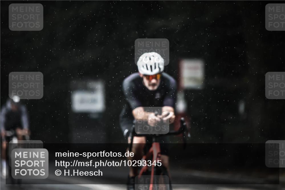 13.09.2026 - Stadtparktriathlon H.Heesch http://msf.ph/oto/10293345 13.09.2026 11:39:23 Radfahren 653, 800, 859, 865, 870 meine-sportfotos.de