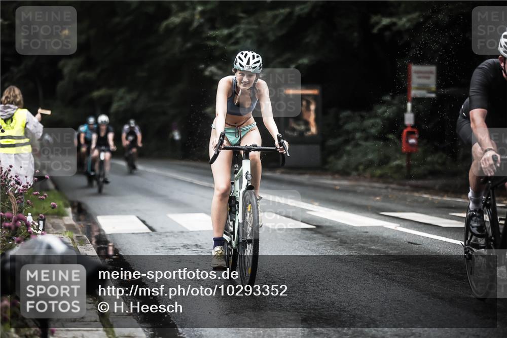 13.09.2026 - Stadtparktriathlon H.Heesch http://msf.ph/oto/10293352 13.09.2026 12:46:38 Radfahren 1072, 1076, 1083, 1108, 1111, 1146, 1149, 1152, 1179, 1273, 1299 meine-sportfotos.de