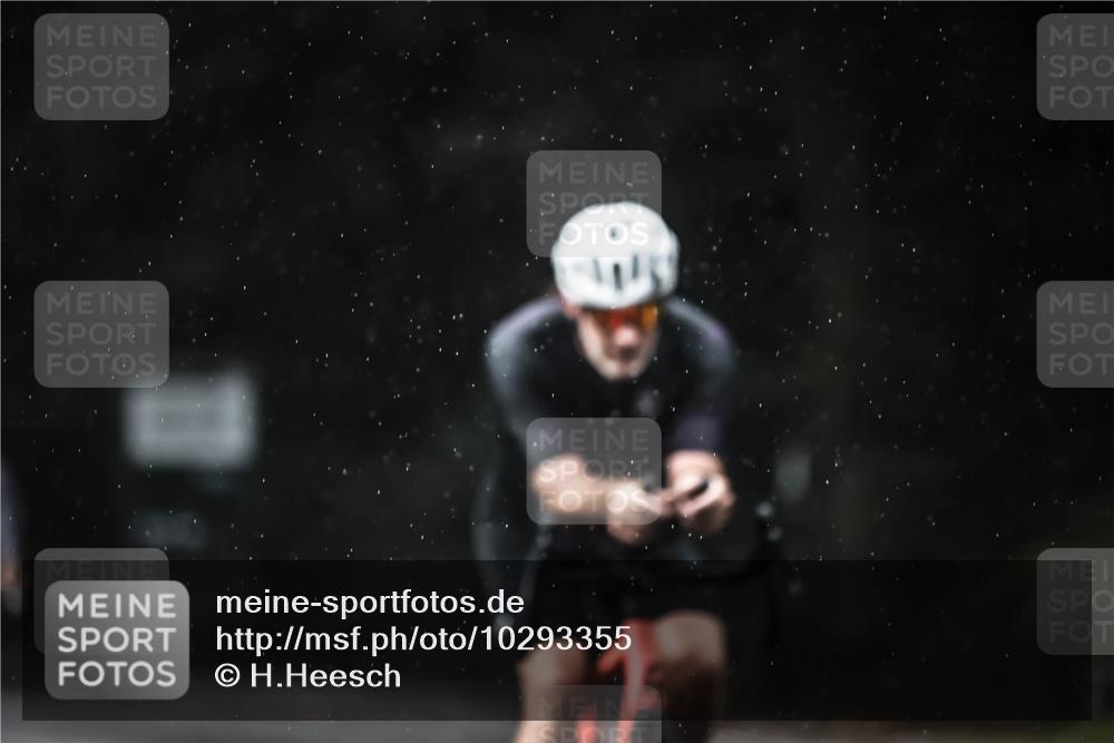 13.09.2026 - Stadtparktriathlon H.Heesch http://msf.ph/oto/10293355 13.09.2026 11:39:24 Radfahren 653, 800, 859, 865, 870 meine-sportfotos.de