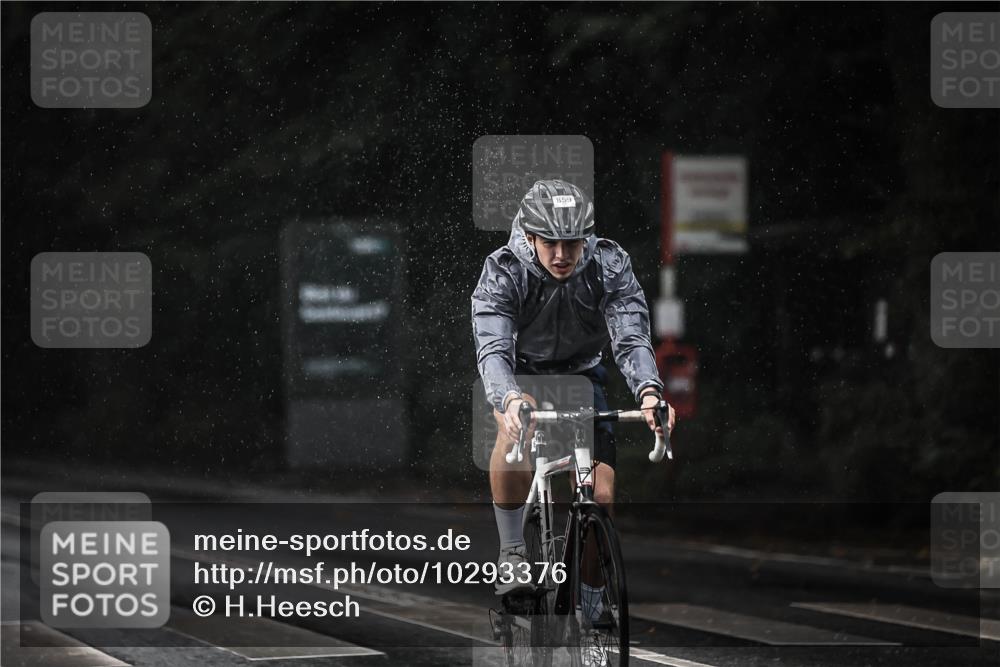 13.09.2026 - Stadtparktriathlon H.Heesch http://msf.ph/oto/10293376 13.09.2026 11:39:25 Radfahren 653, 800, 859, 865, 870 meine-sportfotos.de