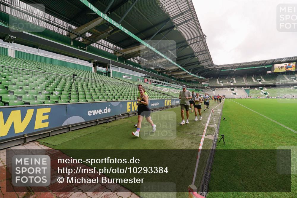 13.09.2026 - 21. swb-Marathon Bremen Michael Burmester http://msf.ph/oto/10293384 13.09.2026 10:31:47 Laufen im Stadion 10141, 10146, 10174, 10222, 10226, 10227, 10243, 10246, 10249, 10255, 10256, 10281, 10284, 10304, 10322, 10339, 10359, 10365, 10410, 10443, 10448, 10471, 10478, 10479, 10503, 10517, 10518, 10529, 10540, 10543, 10555, 10565, 10577, 10579, 10588, 10589, 10608, 10610, 10626, 10631, 10646, 10670, 10684, 10685, 10690, 10703, 10704, 10707, 10708, 10714, 10721, 10725, 10757, 10765, 10821, 10822, 10838, 10862, 10863, 10884, 10886, 11038, 11350, 11379 meine-sportfotos.de