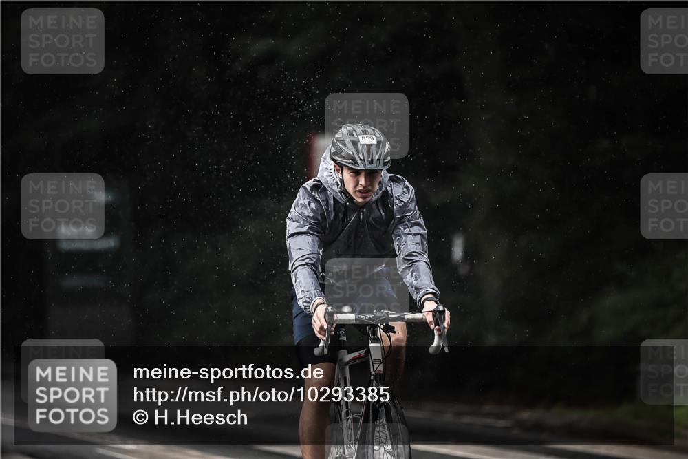 13.09.2026 - Stadtparktriathlon H.Heesch http://msf.ph/oto/10293385 13.09.2026 11:39:25 Radfahren 653, 800, 859, 865, 870 meine-sportfotos.de