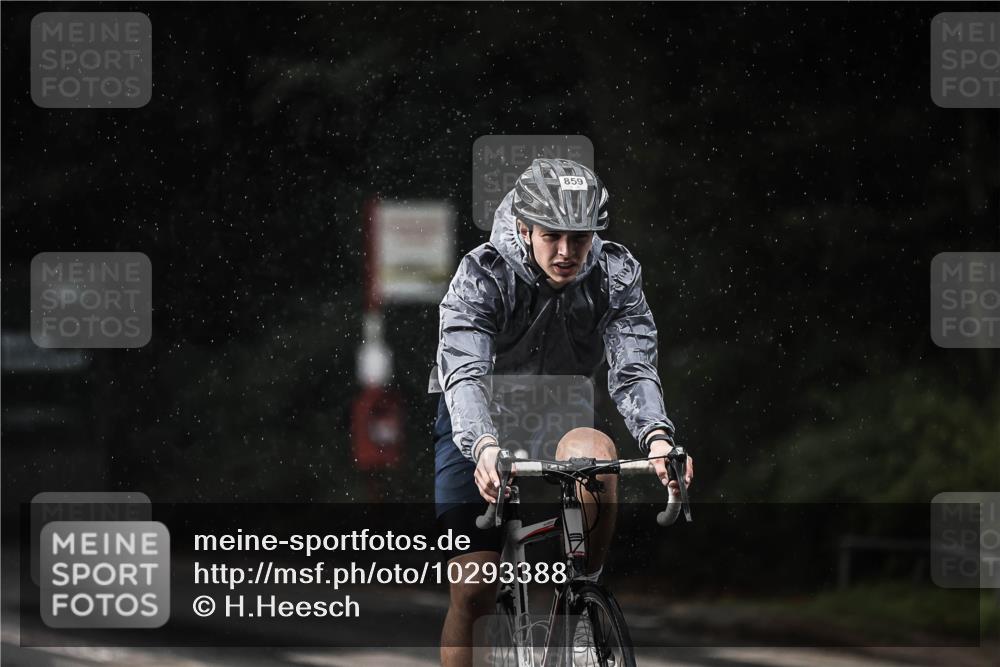 13.09.2026 - Stadtparktriathlon H.Heesch http://msf.ph/oto/10293388 13.09.2026 11:39:25 Radfahren 653, 800, 859, 865, 870 meine-sportfotos.de