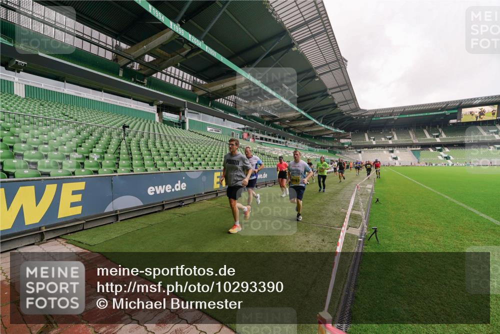 13.09.2026 - 21. swb-Marathon Bremen Michael Burmester http://msf.ph/oto/10293390 13.09.2026 10:31:50 Laufen im Stadion 10141, 10146, 10174, 10222, 10226, 10227, 10243, 10246, 10249, 10255, 10256, 10281, 10284, 10304, 10322, 10339, 10359, 10365, 10410, 10443, 10448, 10471, 10478, 10479, 10486, 10503, 10517, 10518, 10529, 10540, 10543, 10555, 10565, 10577, 10579, 10589, 10608, 10610, 10626, 10631, 10646, 10670, 10684, 10685, 10690, 10703, 10704, 10707, 10708, 10714, 10721, 10725, 10757, 10765, 10771, 10821, 10822, 10838, 10862, 10863, 10884, 10886, 11038, 11350, 11379 meine-sportfotos.de